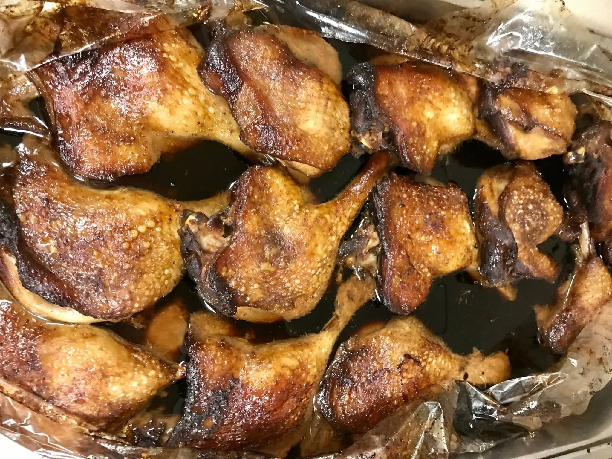 Pieczone udka kacze, przygotowanie w kuchni Restauracji Złota Kaczka
